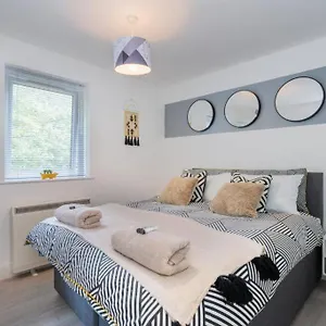 Forest View Apartment- Private Balcony Apartment
