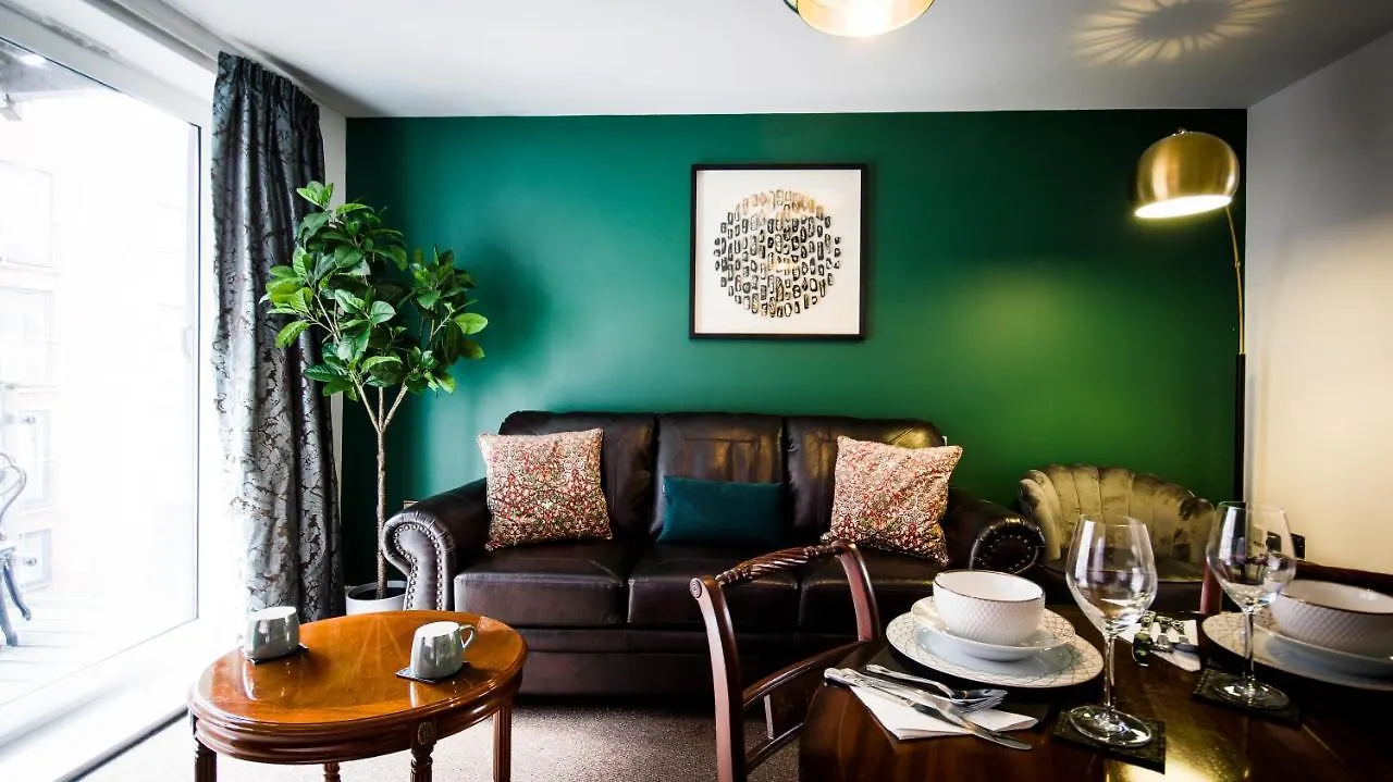 High Street - 2Bd Apt - King Beds - Parking - Wise Stays Southampton Apartment
