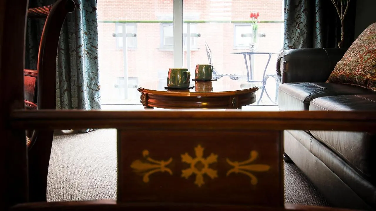 High Street - 2Bd Apt - King Beds - Parking - Wise Stays Southampton United Kingdom